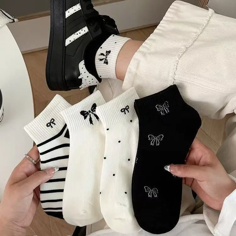Cute bowknot patter ankle socks