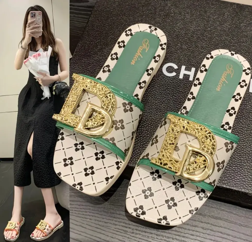 Chic blossom comfort slides