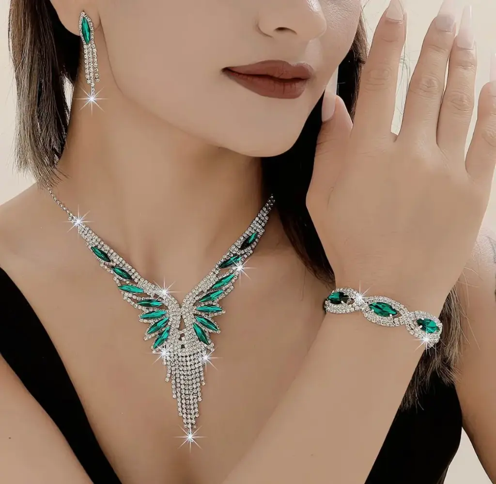 Emerald Green & Diamond look jewelry set