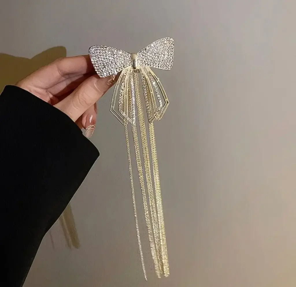 Glamorous Rhinestone Bow Hair Clip With Tassels