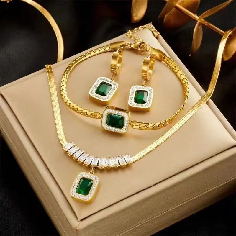 Gold Toned Emerald Green & Crystal Jewelry Set