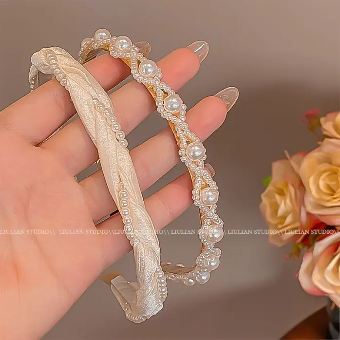 Elegant pearl headband